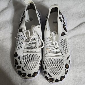 Stylish Leopard Print Women's Sneakers